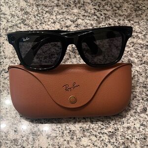 Ray-Ban Meta Black Sunglasses with Charging case